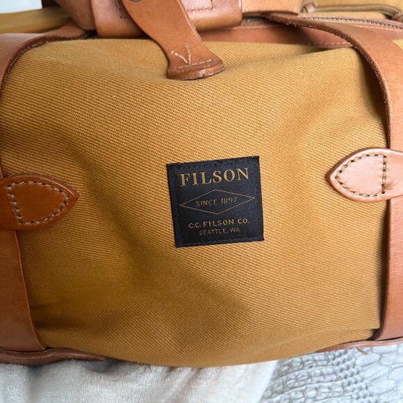 Filson Small Rugged Twill Duffle Bag — Chessie Tan - Picture 2 of 13